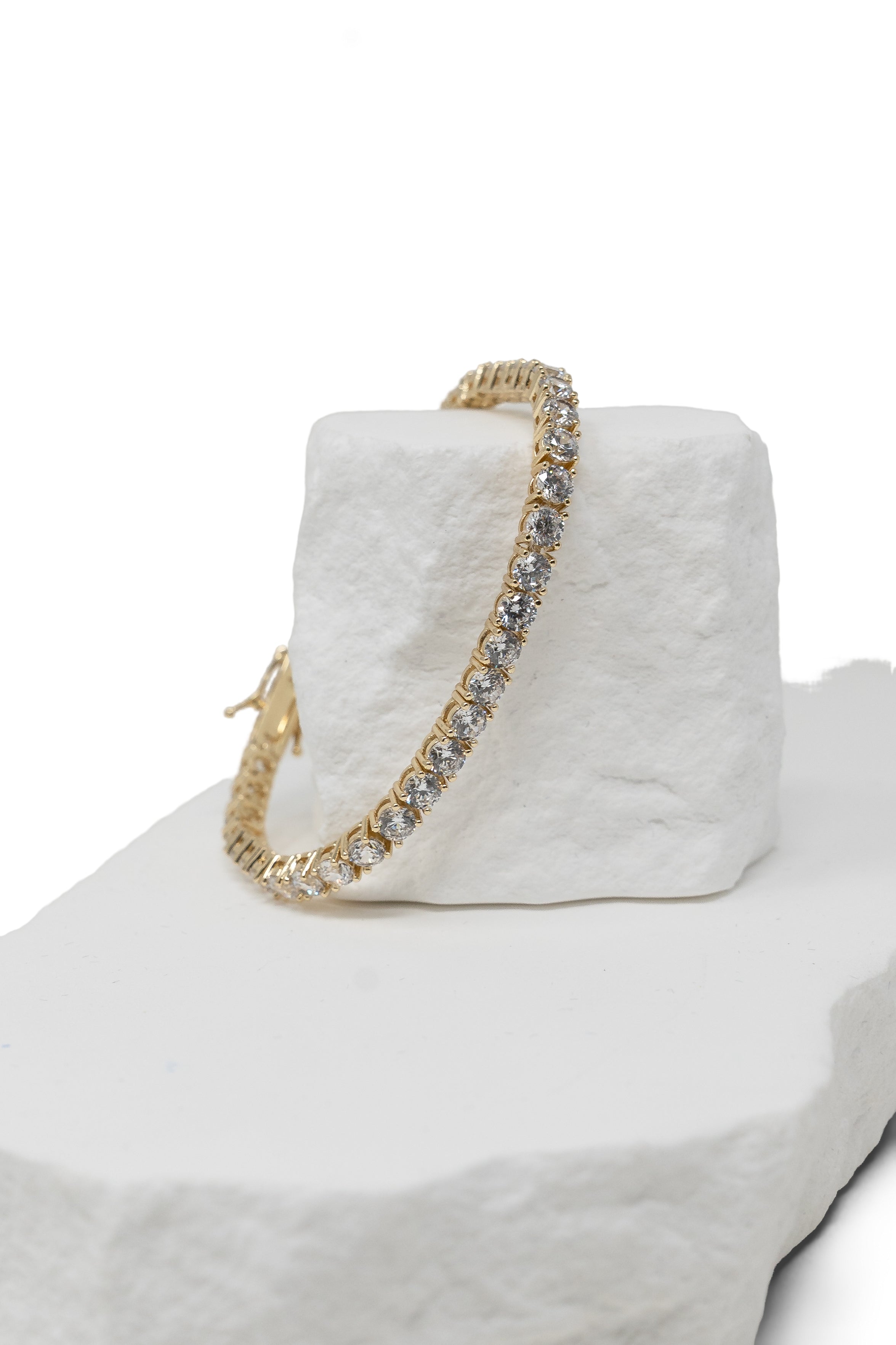 The Large Tennis Bracelet in Gold