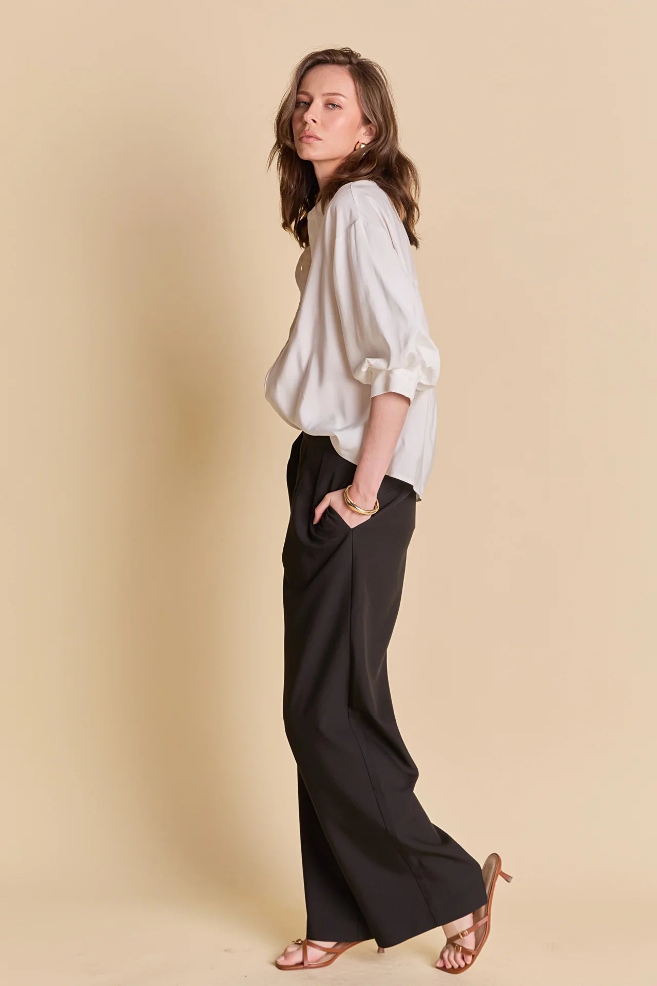 Léon Mid Rise Pleated Wide Leg Trousers