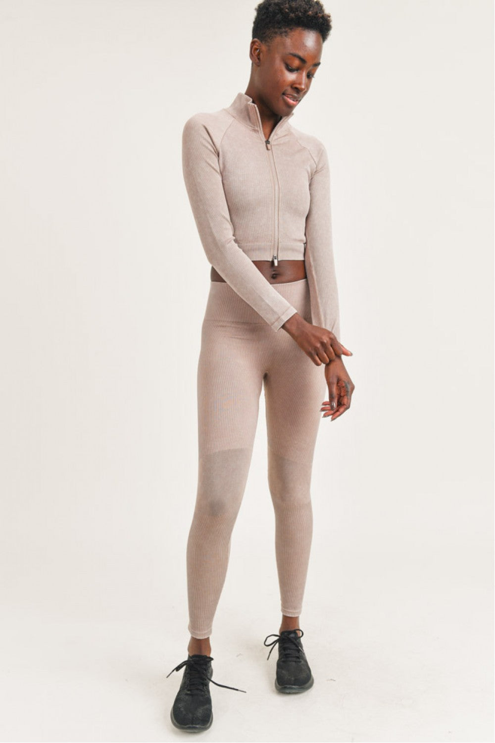 Ribbed Seamless High-Waisted Leggings in Mushroom