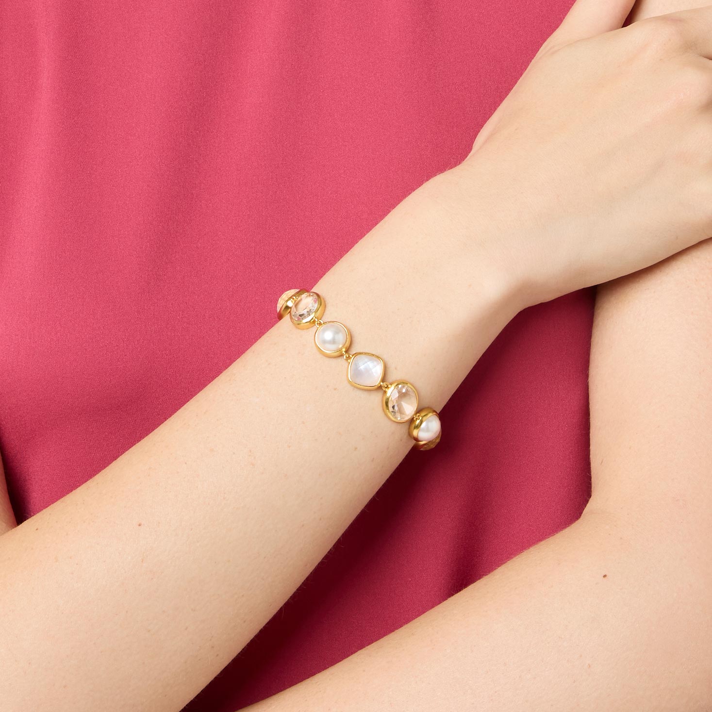 Kaleidoscope-Tennis-Bracelet_Iridescent-Clear-Crystal_Main_1.jpg
