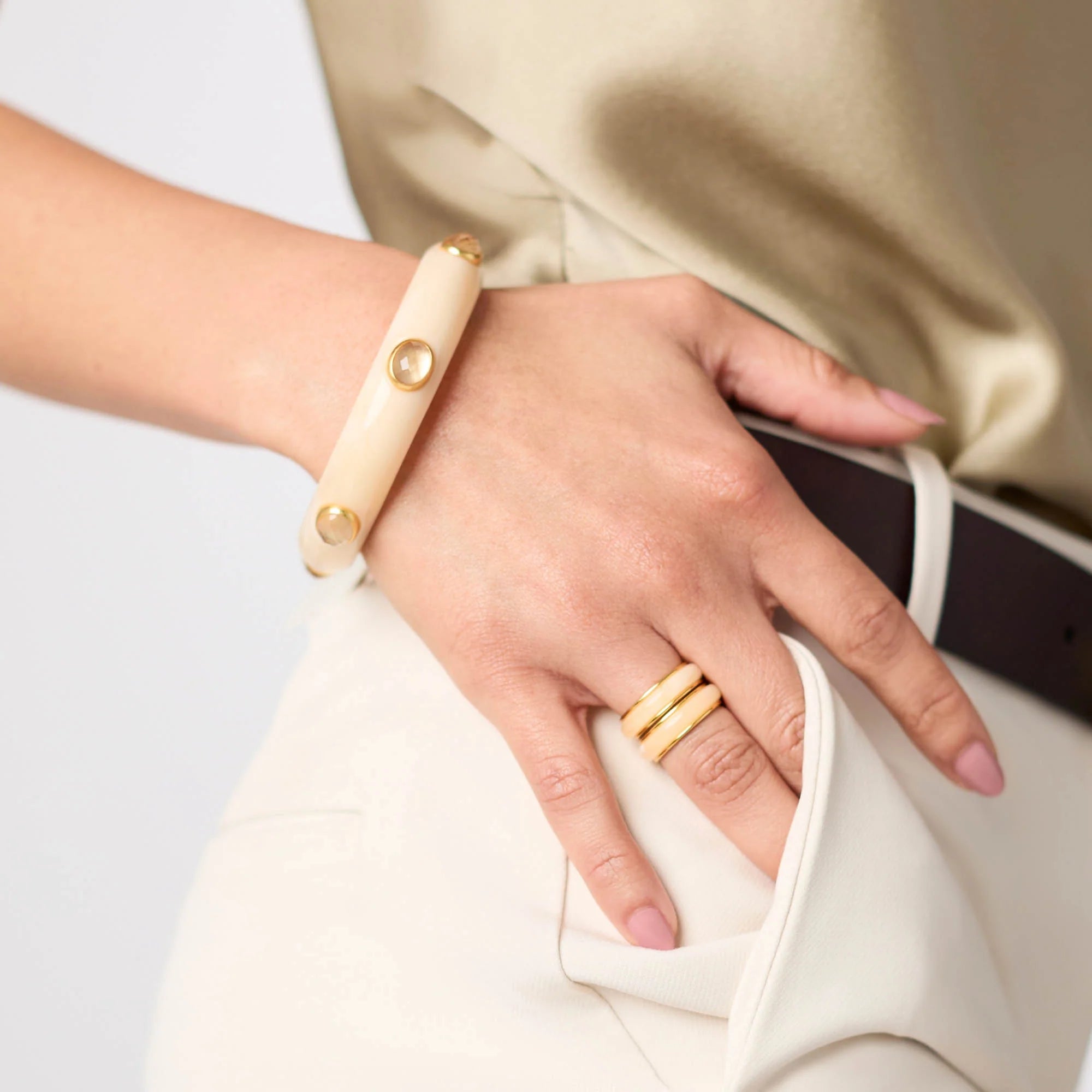 Carnaby Stone Bangle Iridescent Champagne