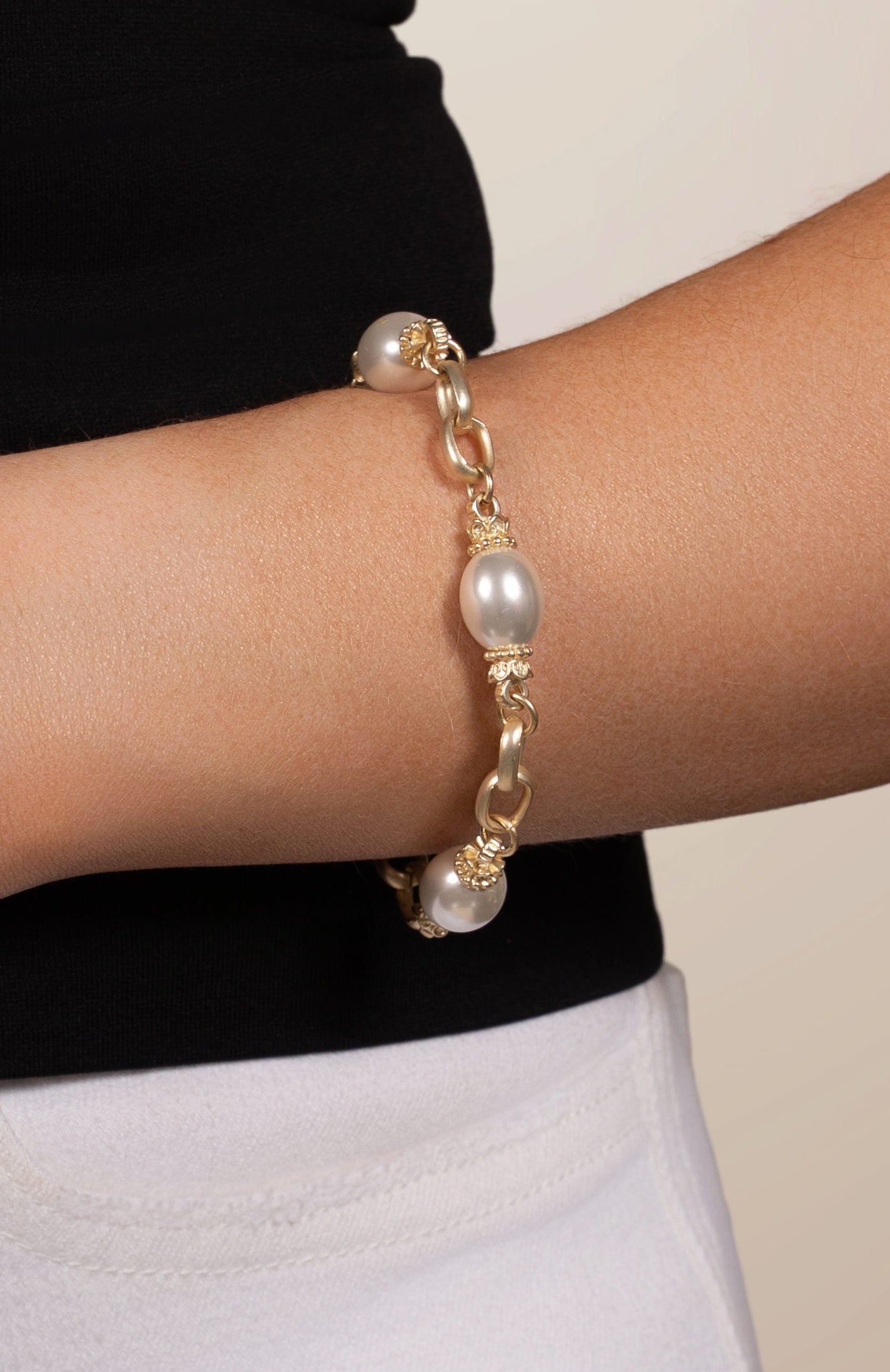 Matte Pearl Station Bracelet