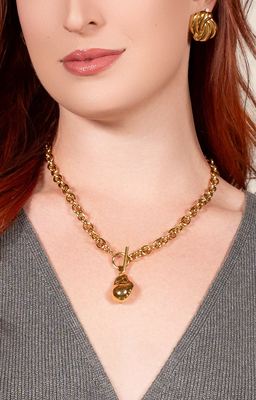 Naomi Toggle Pendant Necklace